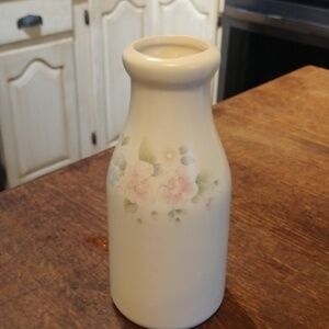Pfaltzgraff milk jug vase. 429GW1.5